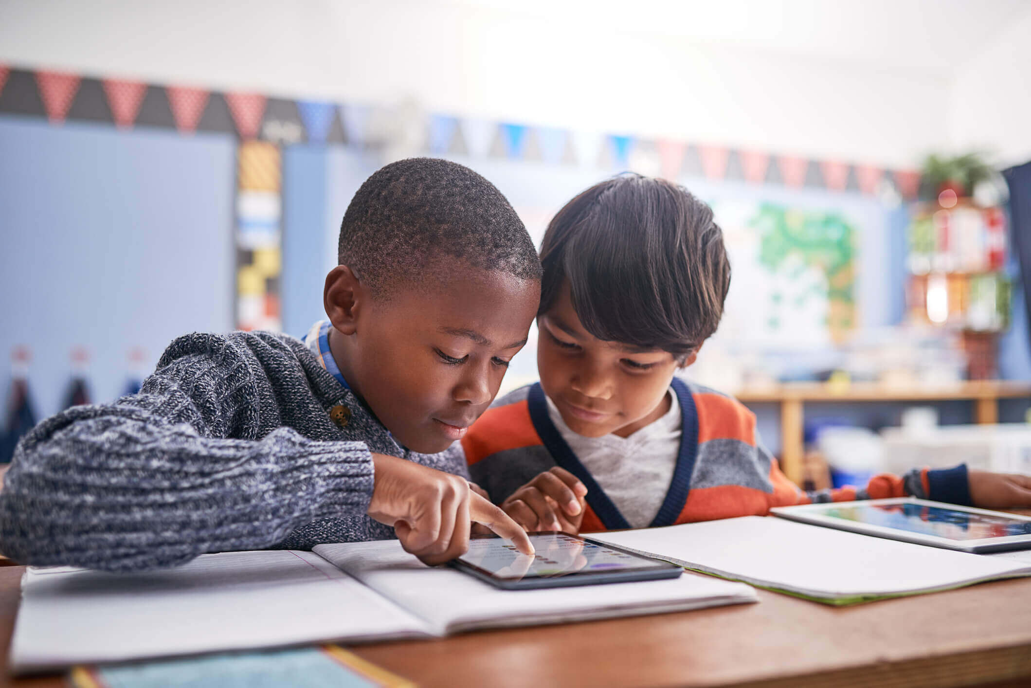 Avec les logiciels d’apprentissage, la collaboration entre les élèves est encouragée