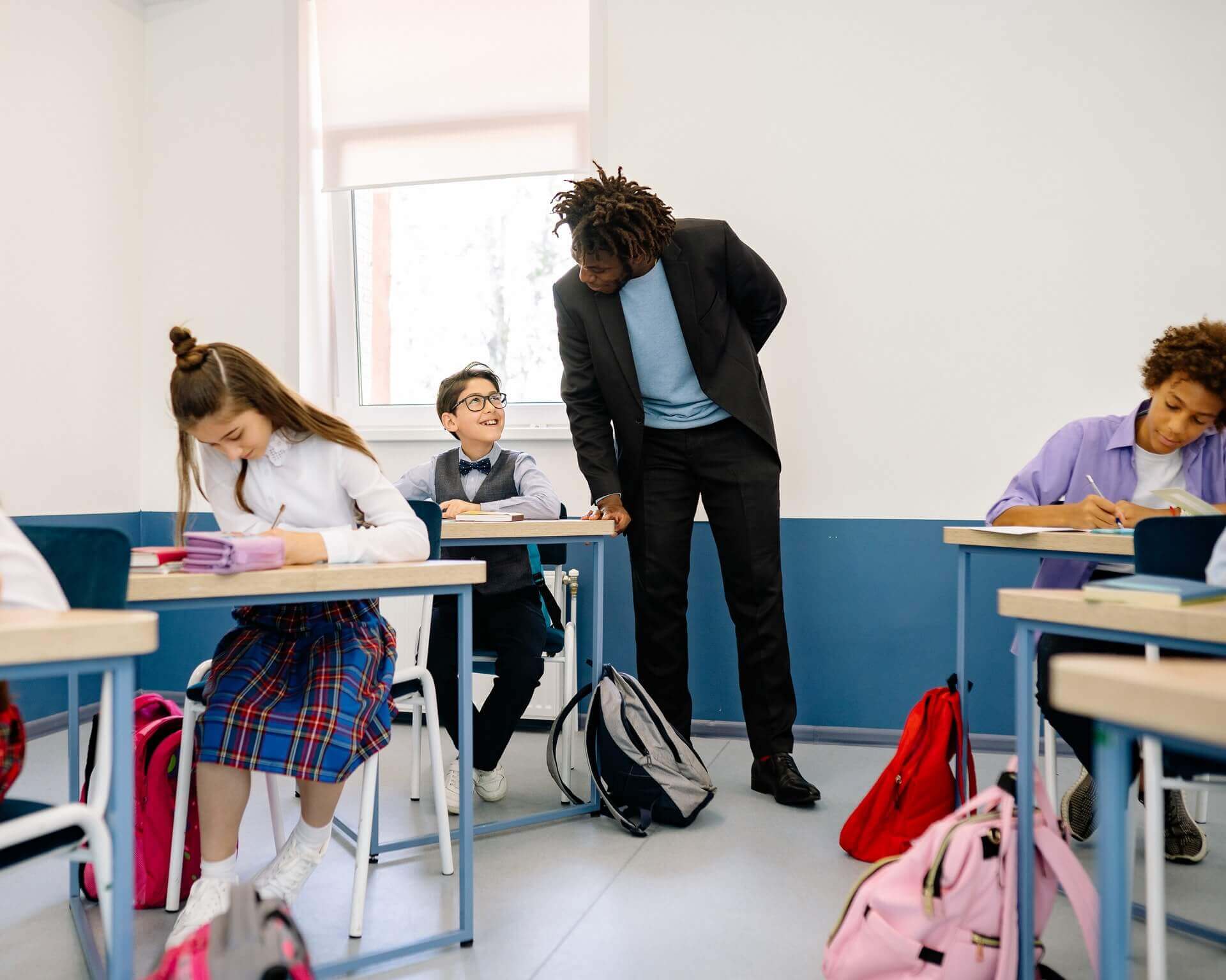 Inzet van digitale whiteboards ideaal voor lesgeven aan grote klassen.