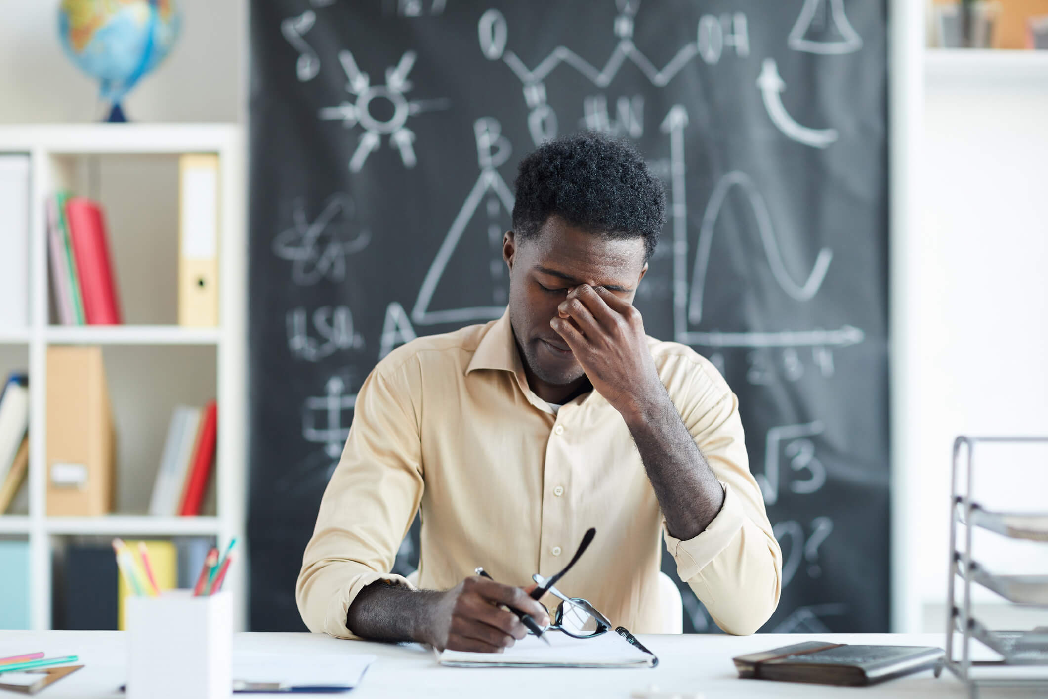 male educator experiencing technostress